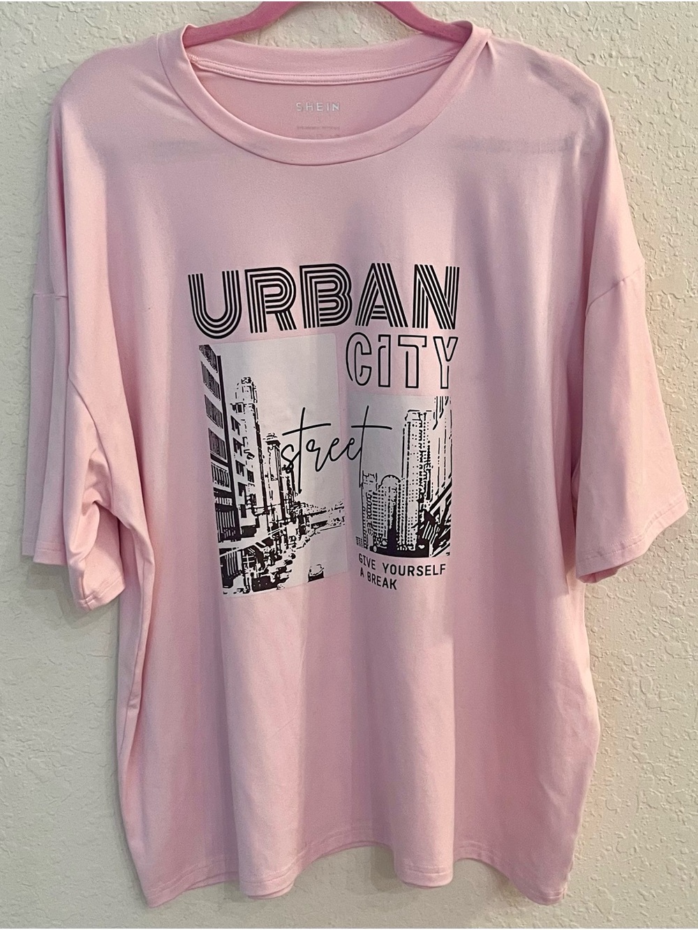 SHEIN Pink Urban City Graphic Short Sleeve Tee